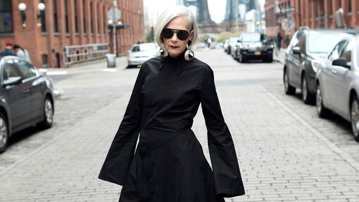 Với phong cách thời trang trẻ trung, phá cách, thần thái sang chảnh, biểu cảm tự tin trước ống kính, mỗi bức ảnh Lyn Slater đăng tải đều nhận được lời tán dương của cộng đồng mạng.