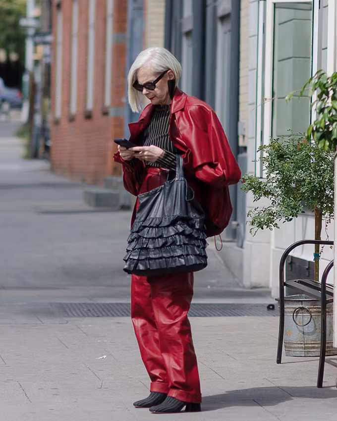 Lyn tin rằng thời trang, quần áo sẽ nói lên người chủ của nó là ai và cũng chính cách phối đồ khiến bạn trở nên trẻ trung hơn hay già dặn đi.