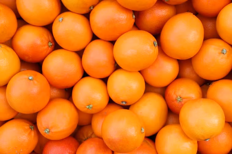 Cam: Chất xơ cộng với vitamin C trong quả cam là những tác nhân giúp ngăn ngừa ung thư tuyệt vời.