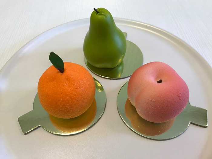 Nhìn những trái bánh ngon mắt này, chúng ta chỉ muốn ngắm chứ không nỡ ăn.