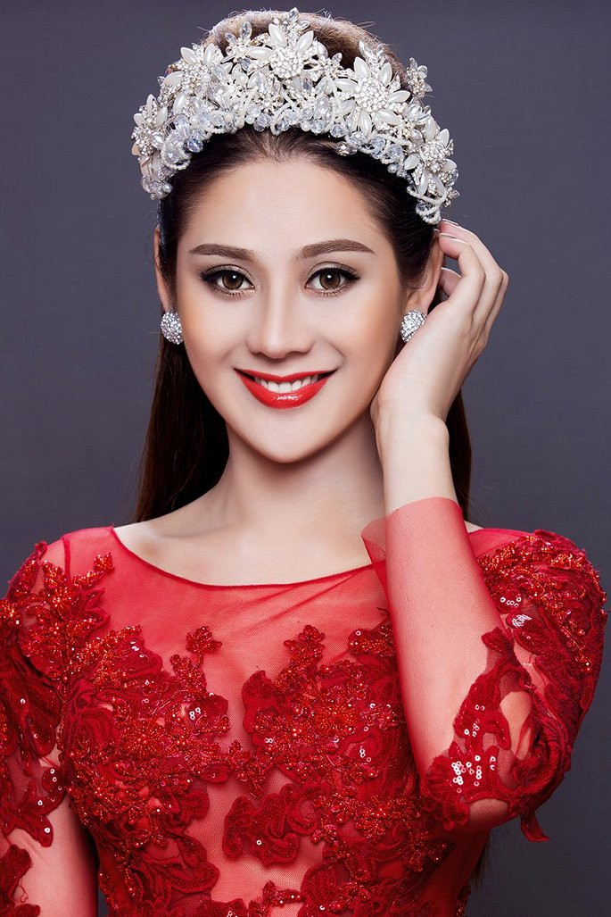 Khi được hỏi về bí quyết làm đẹp, giữ gìn nhan sắc, Lâm Khánh Chi chia sẻ về “thần dược” giúp cô luôn rạng rỡ.