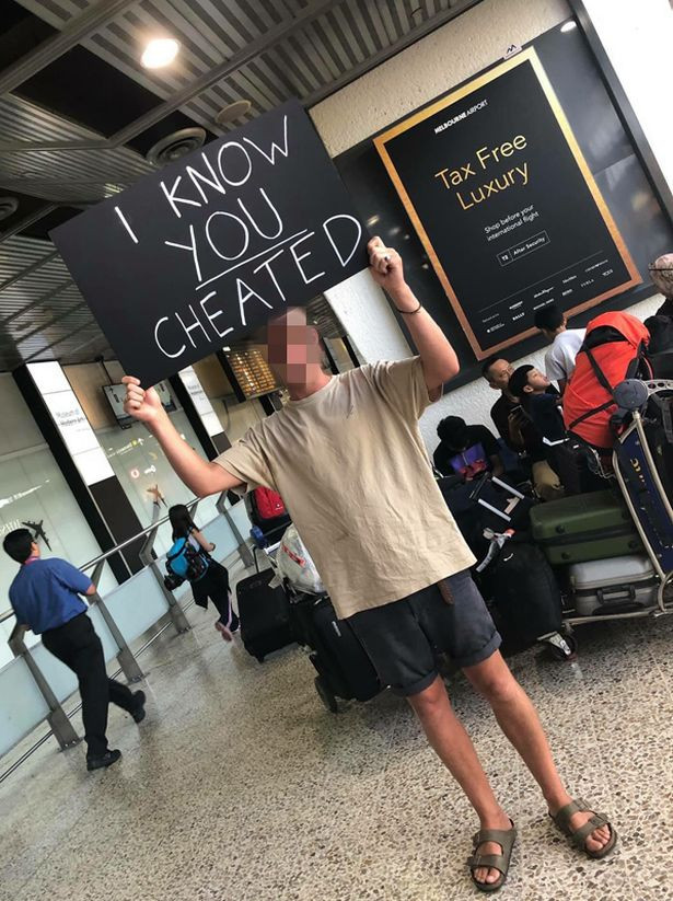 Phat hien bi nguoi yeu “cam sung”, chang trai ra san bay lam dieu kinh ngac