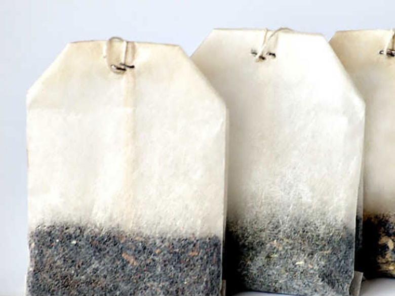 Trà Để giảm đau tạm thời bạn có thể đặt một túi trà ướt trên khu vực bị loét. Trà đen có chứa tanin có khả năng làm giảm đau. 