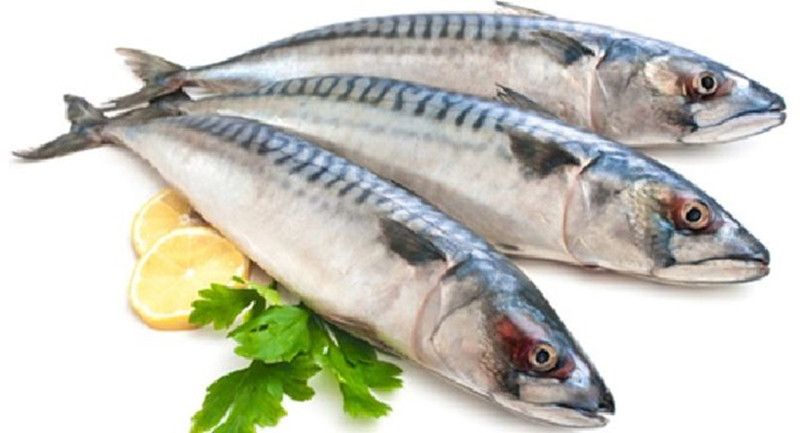 Ăn thực phẩm chế biến sẵn: Lượng tinh trùng có thể giảm tới 30% nếu bạn thường xuyên tiêu thụ thịt chế biến sẵn. Các chuyên gia khuyên bạn hãy thường xuyên bổ sung cá vào thực đơn hàng ngày để tăng lượng tinh trùng.