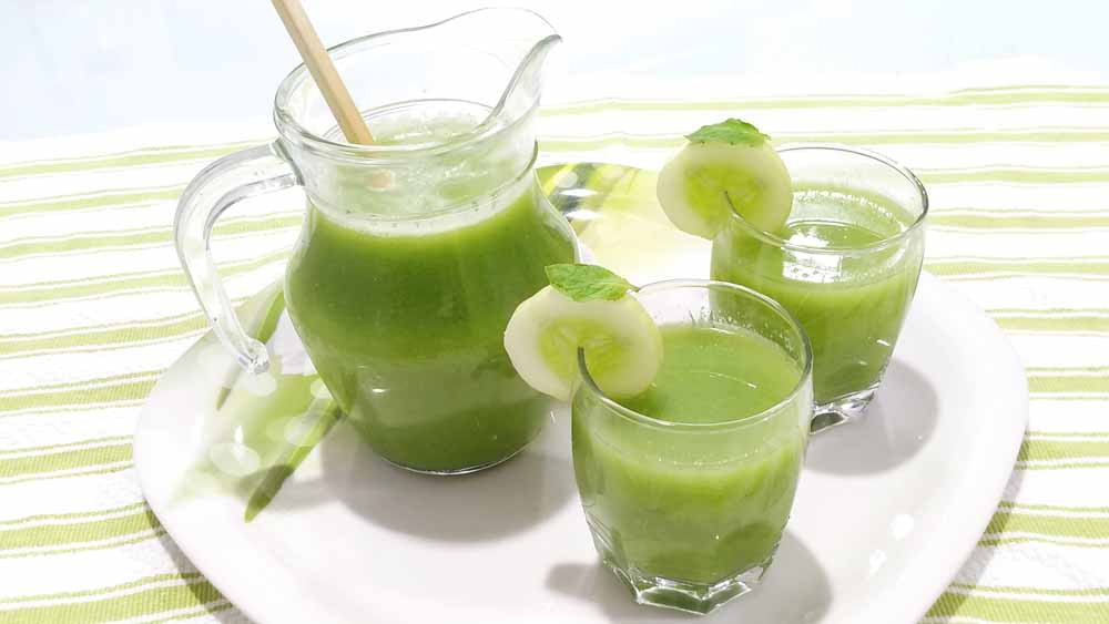 4. Ngăn ngừa ung thư: Dưa chuột cũng có tác dụng chống lại tế bào ung thư. Ngoài thành phần gồm các chất chống oxy hóa, dưa chuột còn chứa dưỡng chất cucurbitacins và nhóm dưỡng chất lignans có vai trò hạn chế sự phát triển của tế bào ung thư.