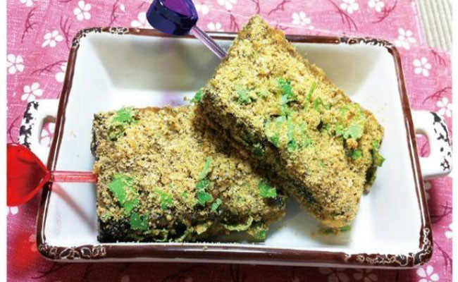 Để có được những miếng bánh tiết lợn thơm ngon, người ta phải trải qua quá trình chuẩn bị, chế biến công phu, theo công thức hẳn hoi. Làm sao để bánh có độ chín vừa phải, ăn giòn, dai và giữ được vị ngọt đặc trưng của nó.