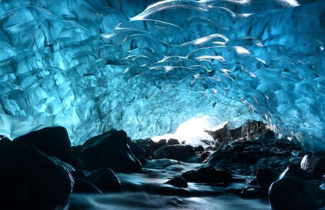 Động băng Vatnajokull ở Iceland.
