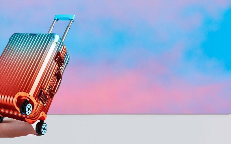 Đề phòng lây nhiễm bệnh khi du lịch: Các bệnh truyền nhiễm có thể dễ dàng tấn công bạn khi đi du lịch, như tới các vùng đang có dịch bệnh và những quốc gia kém phát triển. Do đó, bạn cần chú ý sử dụng nguồn nước uống an toàn, ăn đồ ăn nấu chín, tránh ăn rau sống...