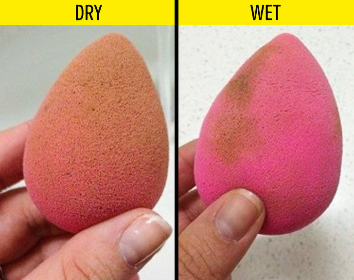 Dùng bông mút khô để tán kem nền: Các loại bông mút để tán kem nền, đặc biệt là beauty blender, đều cần được làm ẩm trước khi dùng. Sau đó, bạn cần giặt sạch và phơi khô chúng.
