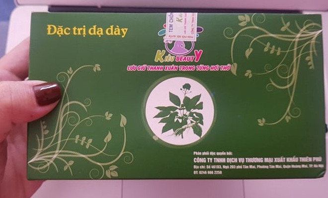 Quang cao thuoc khong giay phep, vo chong ca si Phu Le bi dieu tra-Hinh-3