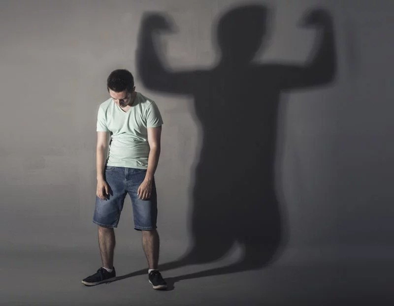 Suy nhược cơ thể: Ngộ độc có thể khiến bạn gặp khó khăn trong việc duy trì các sinh hoạt hằng ngày. Triệu chứng này thường kéo dài vài ngày, tùy thuộc vào mức độ nhiễm độc. Triệu chứng này thường là do mất nước vì nôn mửa và tiêu chảy, hoặc do hạ đường huyết vì chán ăn. Bạn cần bổ sung thật nhiều nước.