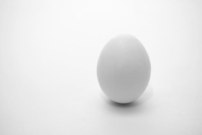 Thực phẩm giúp “âm thịnh”: Khi “âm thịnh” thì cơ thể bạn cũng tràn trề sức sống hơn, không chỉ từ các cơ quan bên trong mà cả ngoại hình nữa. Hãy ăn những thực phẩm giúp tăng khí âm vào tuần trước khi rụng trứng để hỗ trợ giai đoạn âm của chu kì kinh nguyệt. Hãy ăn các món như thịt, cá, các động vật họ ngao, trứng và một lượng vừa phải các thực phẩm từ sữa.