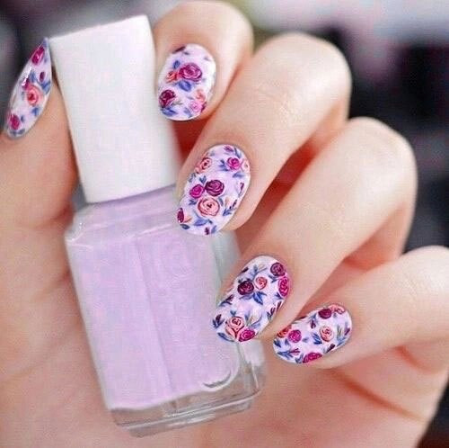 Nhìn những mẫu nail này, chúng ta liên tưởng như mang cả một vườn hoa xuân trên bàn tay.