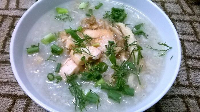 Cháo cá chép: Cá chép một con 1kg, vừng đen 1,5kg, gạo nếp 0,5kg. Nấu cháo, ngày ăn 1 lần, ăn liên tục 7 ngày. Tác dụng bổ thận tráng dương, mạnh khỏe, trẻ trung lâu dài. Ảnh: SKĐS.