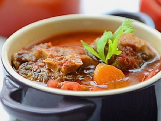 Cà rốt hầm thịt dê: 500 g cà rốt hầm nhừ với 500 g thịt dê, ngày ăn 1 lần liên tục trong 7 ngày để có tác dụng tráng dương, tăng cường sinh lý nam giới.