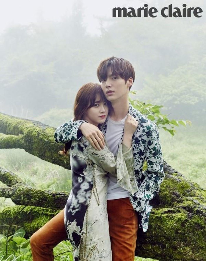 Không những đồng điệu trong tâm hồn, Ahn Jae Hyun và Goo Hye Sun còn hết sức hợp nhau ở khoản mix-match trang phục.