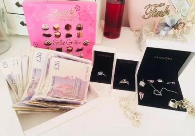 Nu sinh vien cap ke “bo nuoi” de duoc bao tien sang chanh-Hinh-2