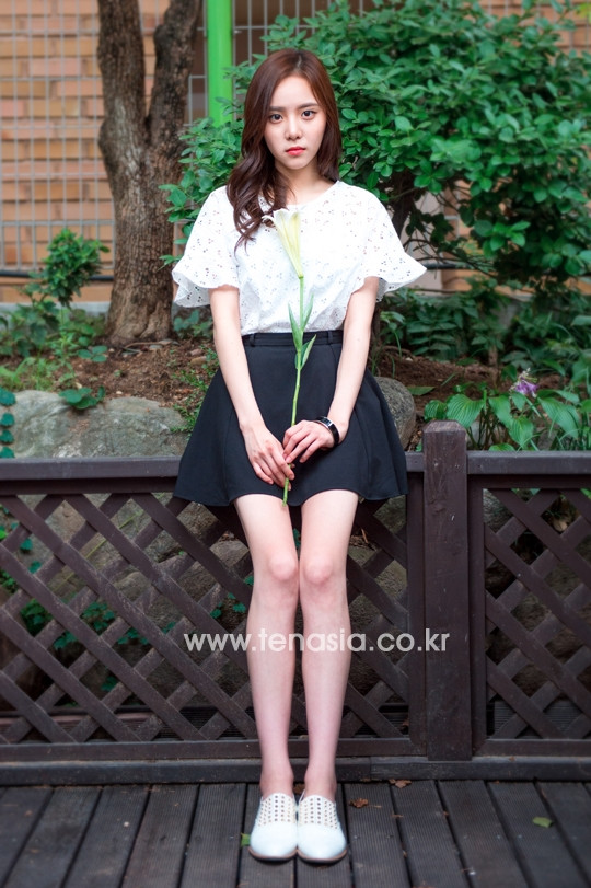 Ngay lập tức, ông Narong Kongeiad, giám đốc công viên quốc gia Hat Chao Mai đã khởi đơn kiện Lee Yeol Eum cùng ê-kíp chương trình. Dù đài truyền hình SBS đã lên tiếng xin lỗi về sự việc, ông Narong vẫn không chấp nhận vì ông đã cảnh báo trước khi quay chương trình. Nếu ông Narong Kongeiad thắng trong vụ kiện nay, Lee Yeol Eum phải nhận mức án tù 4 năm và phạt hành chính 1.300 USD.