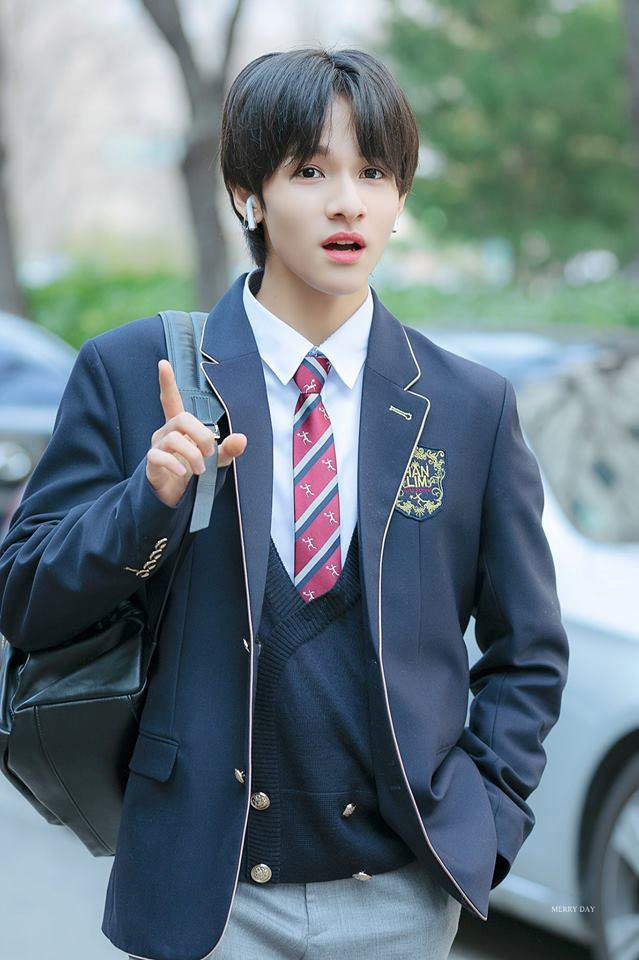 "Hoàng tử lai" Kim Samuel xuất hiện với phong thái sành điệu tại Hanlim.