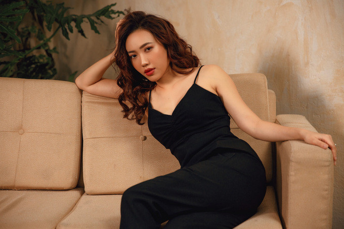 Cô đã không khiến khán giả thất vọng khi quyết định đổi gu thời trang gợi cảm và quyến rũ. 