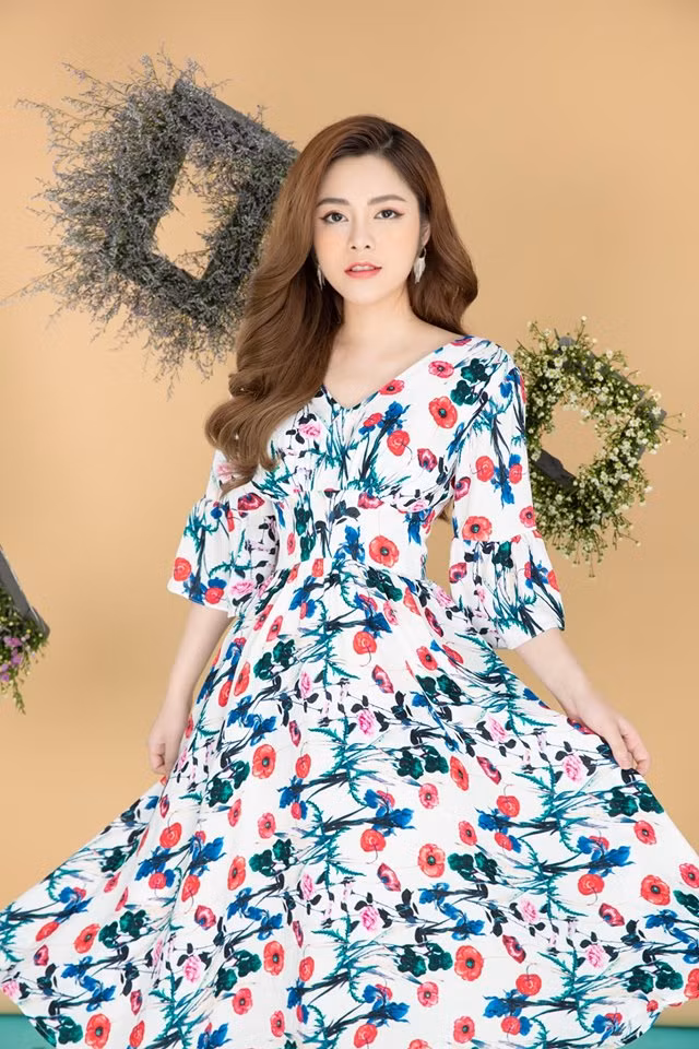 Để có vóc dáng thon thả, Cao Diệp Anh rất chăm chỉ tập võ thuật. Nhìn bề ngoài khá nữ tính nhưng thực tế Diệp Anh là một cô gái có hơn 10 năm theo nghiệp võ. Đây cũng là bí quyết để có thân hình đẹp khỏe khoắn của mỹ nhân xứ Tuyên.