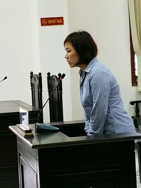 Nu dai gia lai BMW dam chet nguoi: Khong bang lai, chu xe co trach nhiem gi?