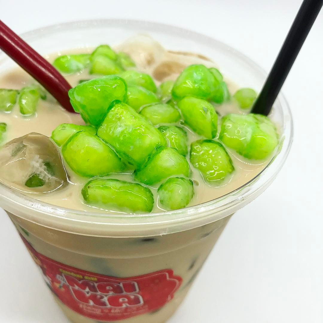 Thạch lá dứa có mùi thơm ngọt ngào, tùy chỗ có thêm đường hay không mà thạch này có thể ngọt hay nhạt, song hầu hết mọi người không cho nhiều đường để giữ được vị thanh. Ảnh: Intenet.