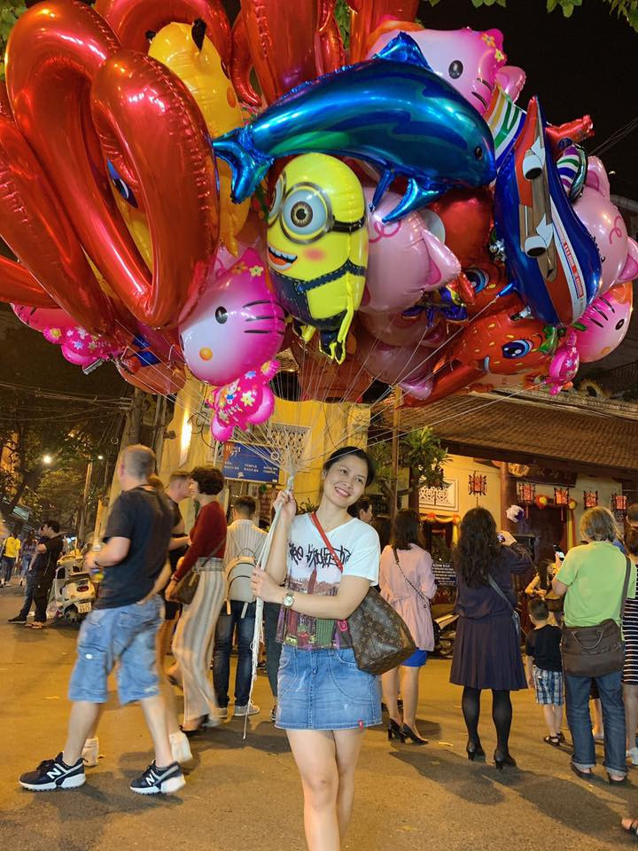 Phong cách thời trang trẻ và năng động của diễn viên 7X.