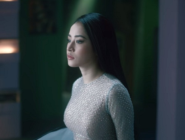 Để làm mới hình ảnh cá nhân, Chi Pu đã không ngừng đầu tư về trang phục cũng như phụ kiện.