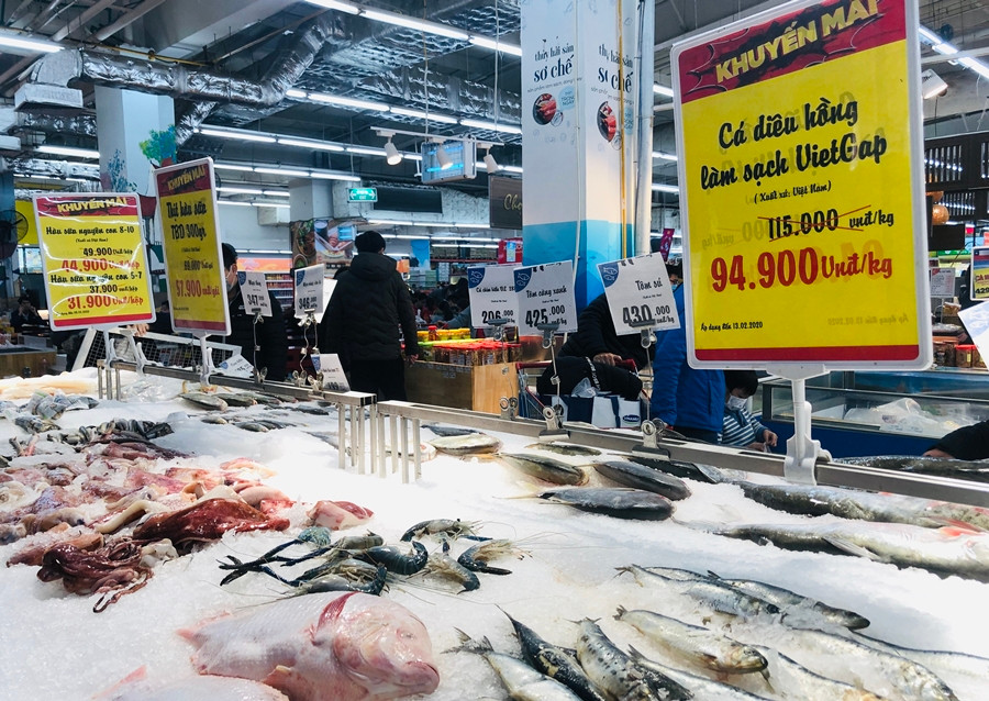 Các sản phẩm tại khu vực đông lạnh cũng được giảm giá để thu hút khách hàng.