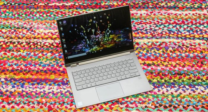 Lenovo Yoga C930 là một trong những máy tính xách tay 2 trong 1 đáng chú ý nhất hiện nay và thời lượng pin hơn 12h25 (745 phút).