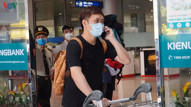 Người dân luôn ý thức cao độ việc đeo khẩu trang ở bất cứ mọi nơi để bảo vệ chính mình và mọi người.