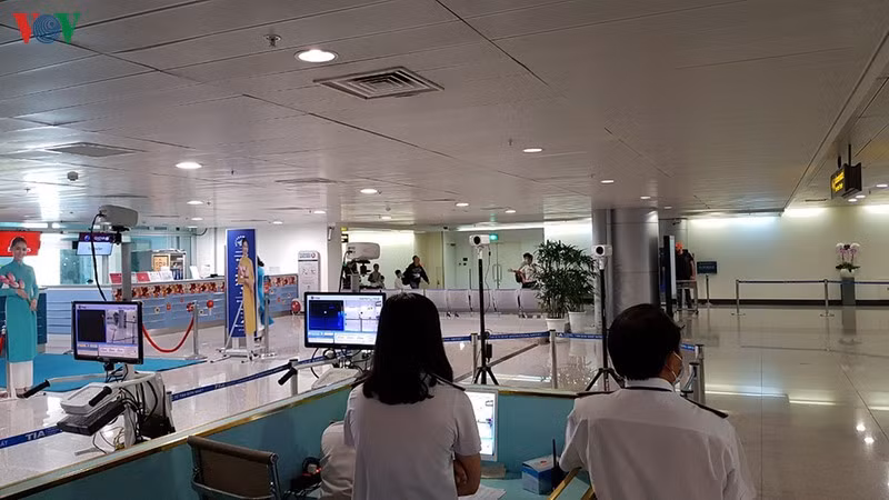 Các nhân viên thực hiện nghiêm túc các quy trình kiểm dịch.