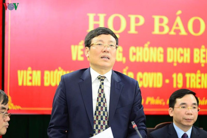 Phó Chủ tịch Thường trực UBND tỉnh Vĩnh Phúc Lê Duy Thành phát biểu tại buổi họp báo.
