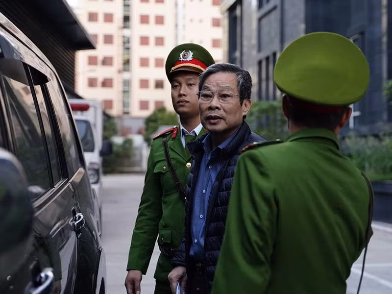 11/14 bi cao vu MobiFone - AVG khang cao