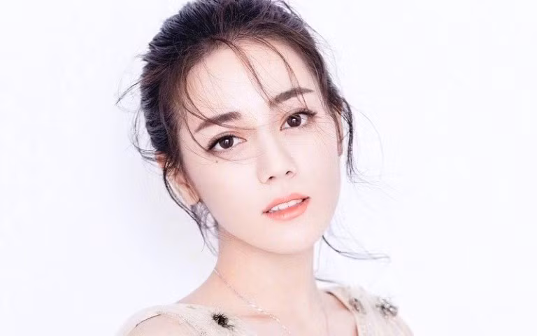 Tuong phu nu giau co, cuoc song “ngam thia vang”-Hinh-2