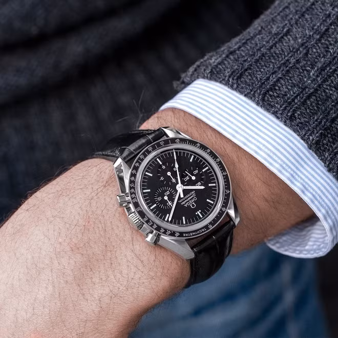 Sau khi xuất hiện trên cổ tay của chàng diễn viên điển trai Hyun Bin, nhiều khả năng doanh số của hãng đồng hồ tới từ Thụy Sĩ này sẽ tăng lên đáng kể trong thời gian tới đây.