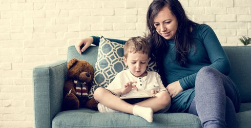 An toan tren mang: Cha me hay tro chuyen va lam ban cung con