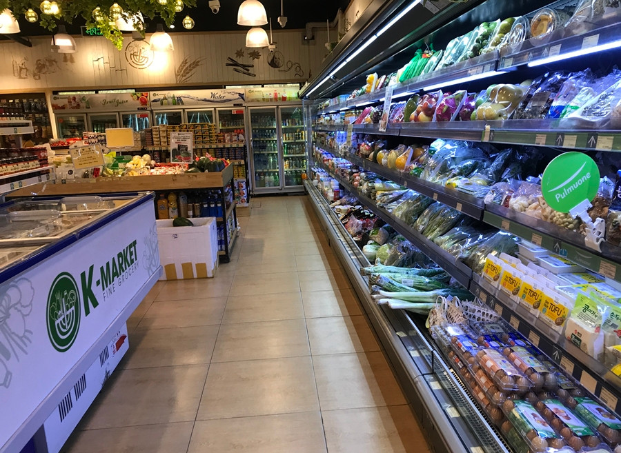 Các lối đi bên trong đều thoáng đãng.