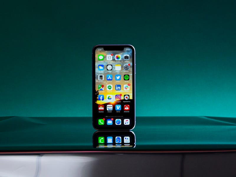 Top san pham se bi anh huong nang ne nhat trong dich Corona-Hinh-2