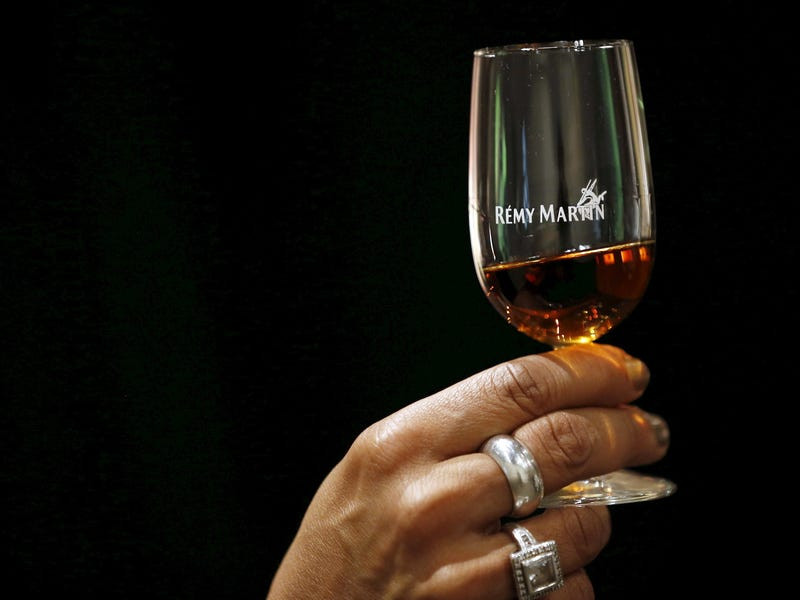 Top san pham se bi anh huong nang ne nhat trong dich Corona-Hinh-4