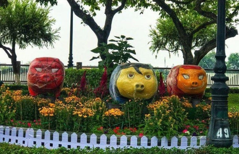 Khi bạn được giao đắp tượng lợn nhưng lại đam mê các siêu anh hùng. Xin giới thiệu với các bạn Spider Pig, Super Pig và Iron Pig! 