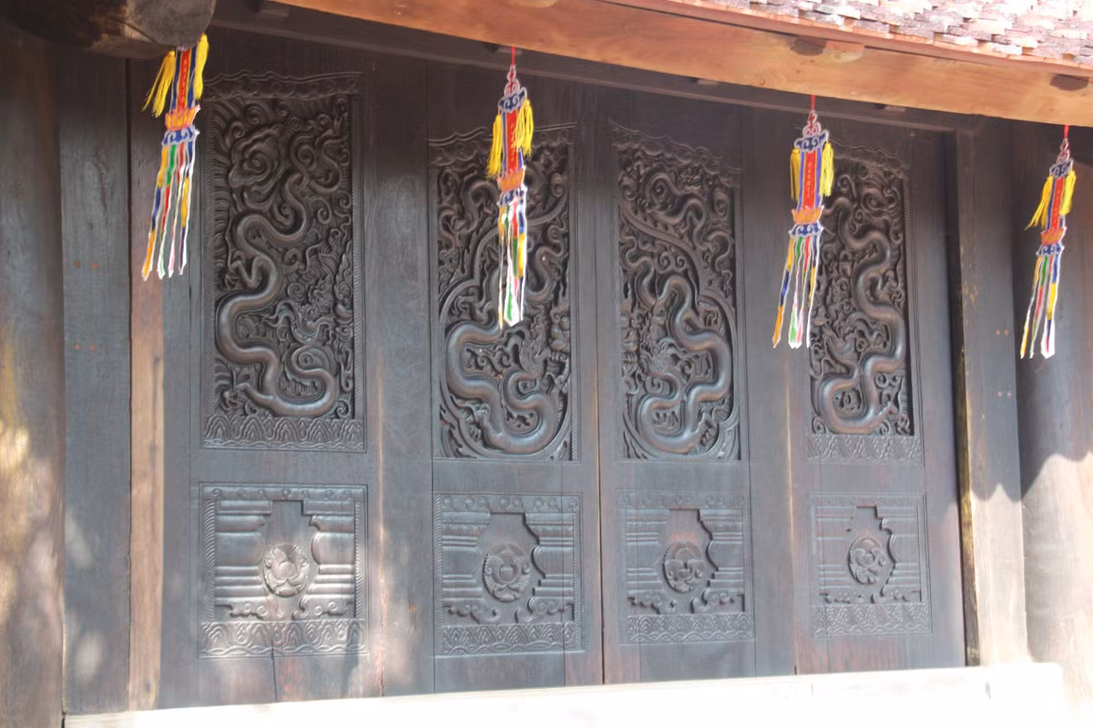 Bộ cánh cửa thể hiện kiến trúc, mỹ thuật và nghệ thuật điêu khắc, tạo hình; tư duy thẩm mỹ, lịch sử văn hóa, thủ công mỹ nghệ dưới triều đại nhà Trần.