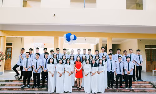 Diem so “khung” cua lop hoc toan gai xinh gay choang