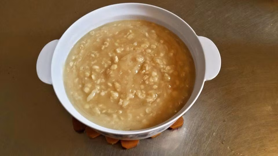 Một nghiên cứu được tiến hành vào năm ngoái ở Mỹ cho thấy, một bát cháo yến mạch nhỏ mỗi ngày có thể là chìa khóa để đạt được cuộc sống khỏe mạnh, trường thọ.