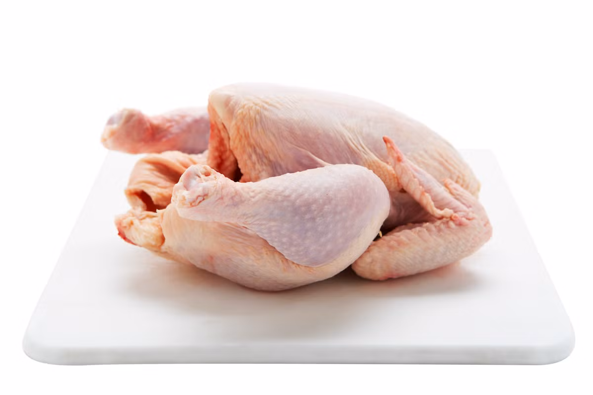 Món ăn từ thịt gà: Gà có thể chế biến thành rất nhiều món ngon khác nhau và có mặt thường xuyên trong các mâm cỗ của người Việt Nam. Để mâm cỗ ngày rằm thêm đa dạng ngoài món gà luộc, gà rang mọi người có thể chế biến rất nhiều món khác. Ảnh: Đầu bếp Việt Nam.