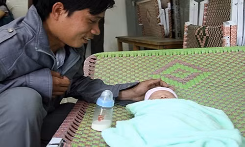 Hai hung nhung vu bat coc tre em tao ton giua ban ngay-Hinh-4