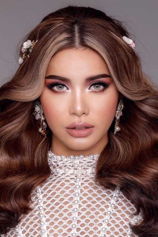 Đặc biệt, Minh Tú còn kết hợp những bài tập toàn thân hay những bài tập dành riêng cho cơ mặt để thải độc giúp làn da luôn chắc khỏe và có tính đàn hồi cao. Ảnh: eva.