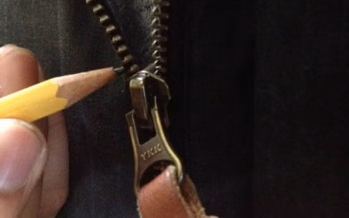 "Cậu nhỏ" có kích thước lớn nhất thế giới từng ghi nhận lại dài tới 34,3cm và cái có chu vi lớn nhất thế giới lên tới 10cm. Ảnh: MD.