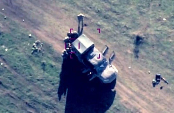 Ngoài ra theo chuyên gia Konstantin Sivkov, lý do Armenia kêu gọi các quốc gia thuộc Tổ chức CSTO giúp đỡ có thể là do họ bị nước láng giềng phong tỏa một cách tuyệt đối.